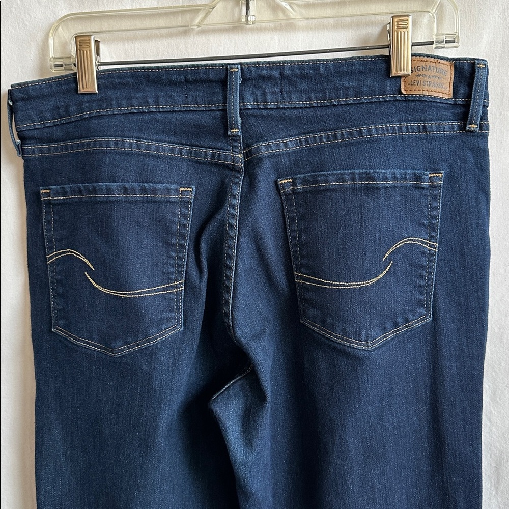 Signature by Levi Strauss mid rise bootcut dark wash jeans, size 12L - Picture 5 of 10